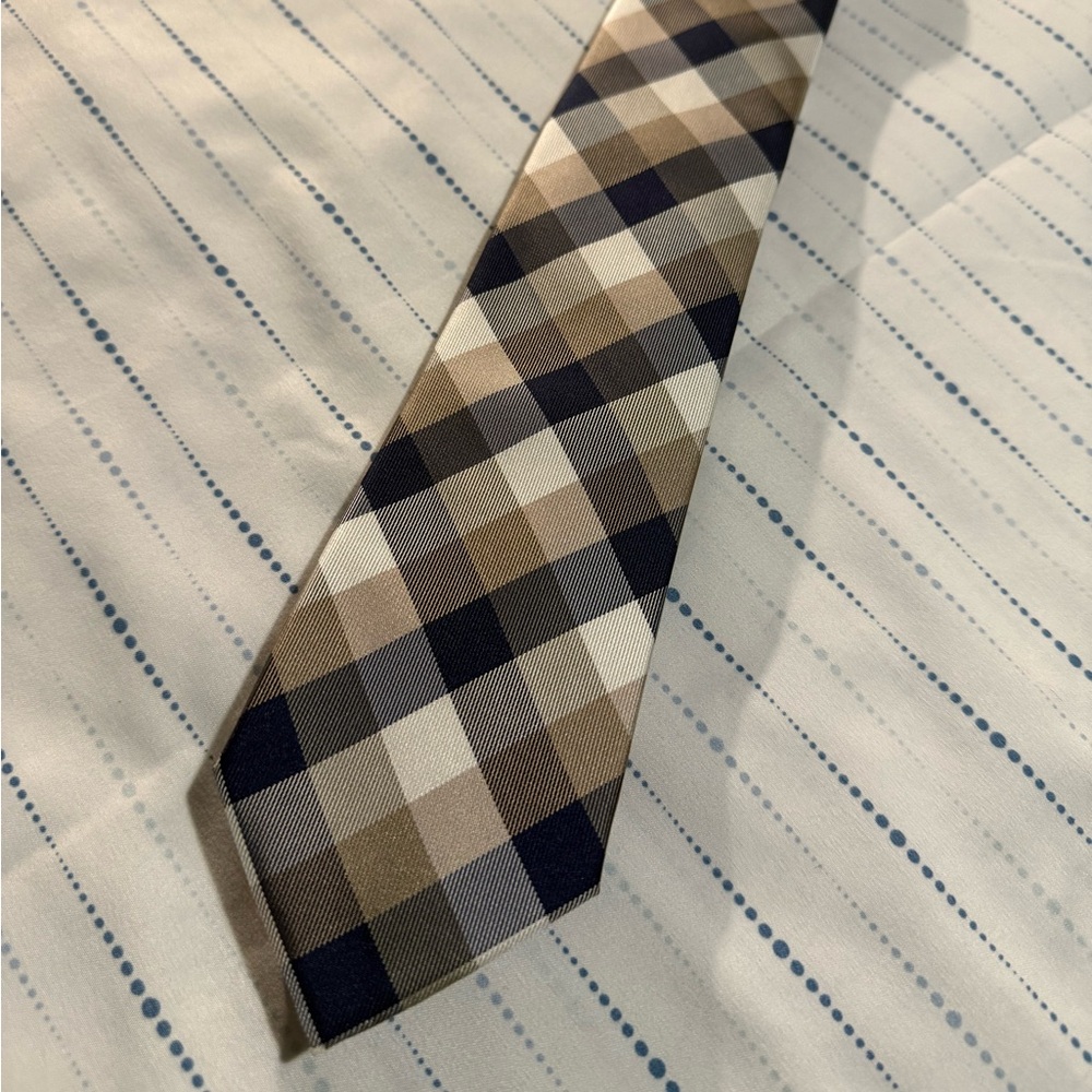 Express Tie - Navy Blue, White, & Tan/Gold Checkered Stripes - EUC - Picture 7 of 9